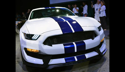 Ford Shelby GT350 Mustang : The Legend Returns 